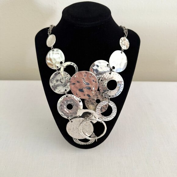 Chicos Hammered Disc Bib Necklace 17 to 20in Silver Tone Statement Chain - Picture 1 of 15
